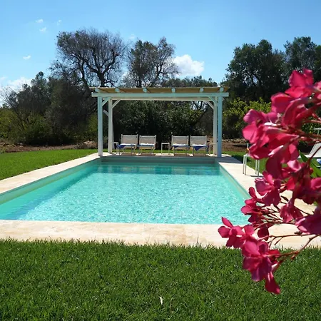 Trullo Matteo De Luxe Avec Piscine וילה